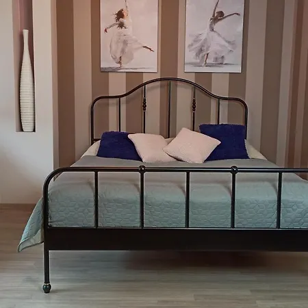 Laroom Apartment